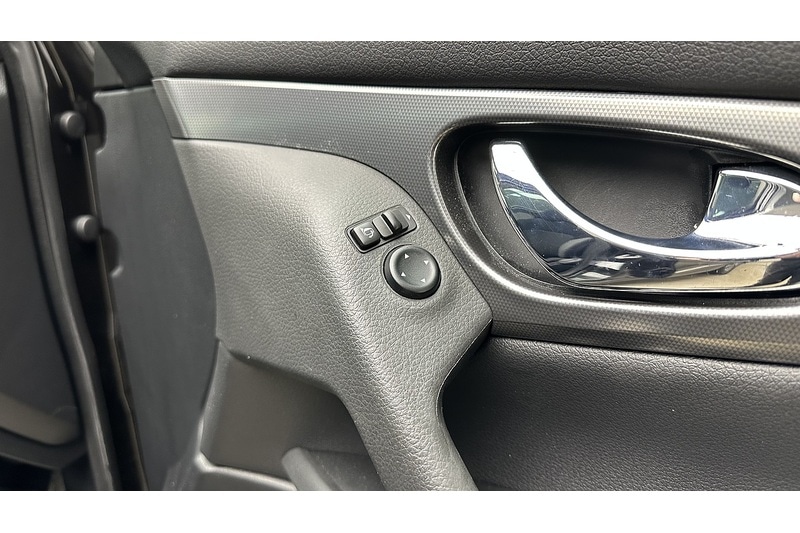 Used Nissan Qashqai 2018 for sale - 76784380: Photo 37