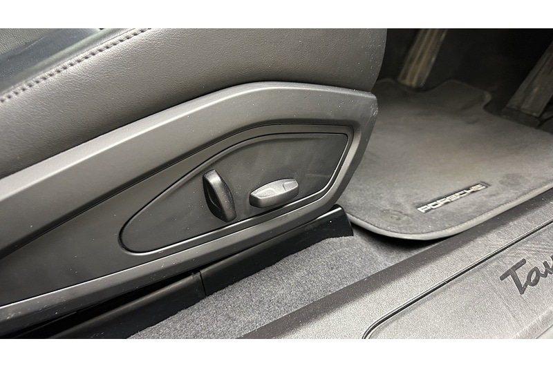 Used Porsche Taycan 2023 for sale - 78031139: Photo 31