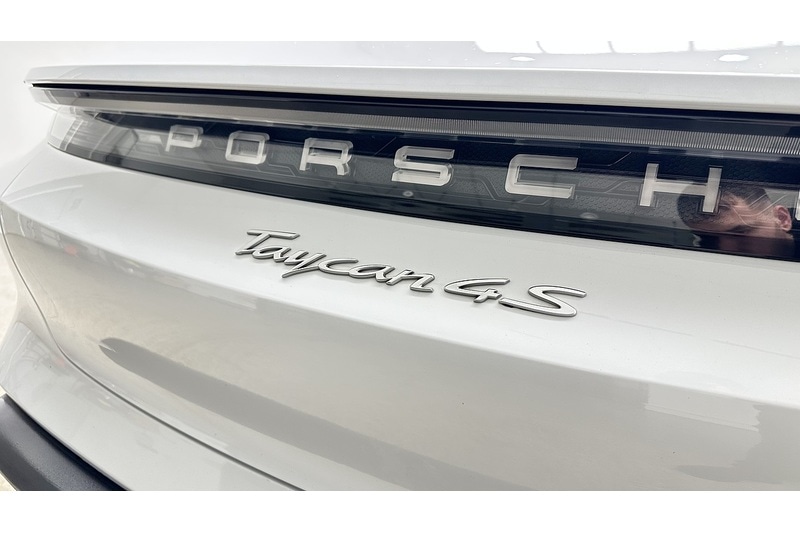 Used Porsche Taycan 2022 for sale - 76784422: Photo 14