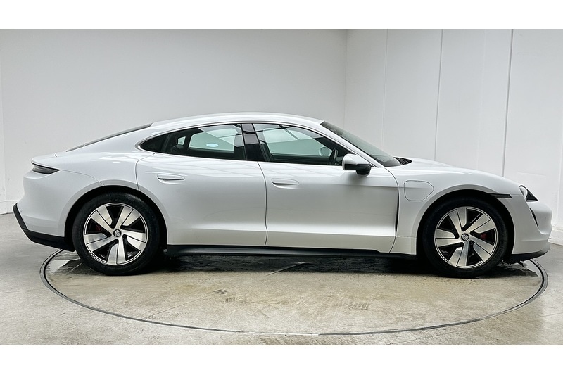 Used Porsche Taycan 2022 for sale - 76784422: Photo 6