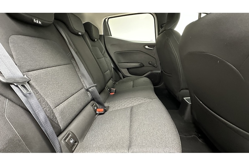 Used Renault Clio 2021 for sale - 76784345: Photo 23