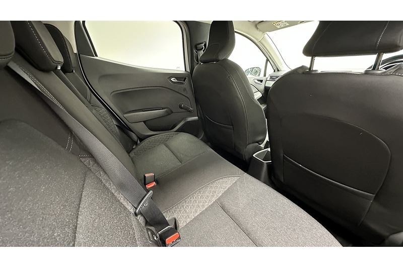 Used Renault Clio 2021 for sale - 76784345: Photo 24