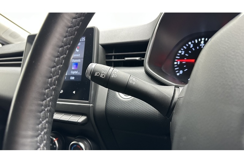 Used Renault Clio 2021 for sale - 76784345: Photo 31