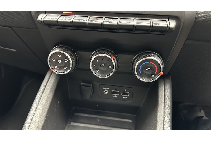 Used Renault Clio 2021 for sale - 76784345: Photo 42