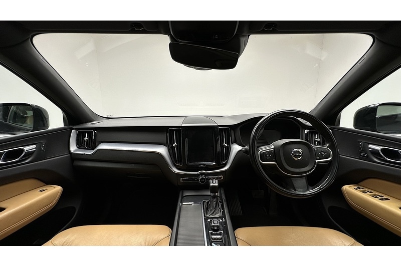 Used Volvo XC60 2018 for sale - 76784284: Photo 2