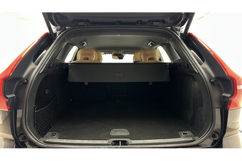 Used Volvo XC60 2018 for sale - 76784284: Photo 48