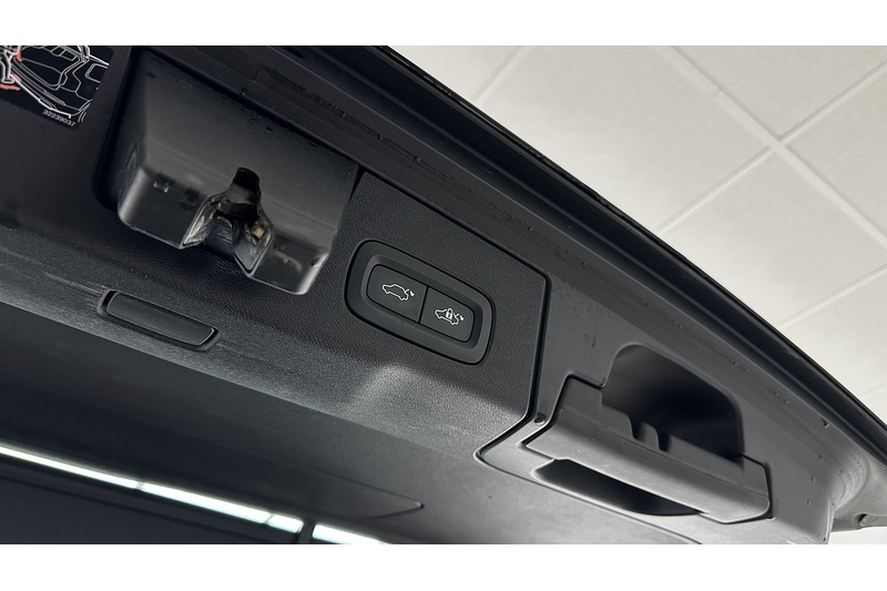 Used Volvo XC60 2018 for sale - 76784284: Photo 49