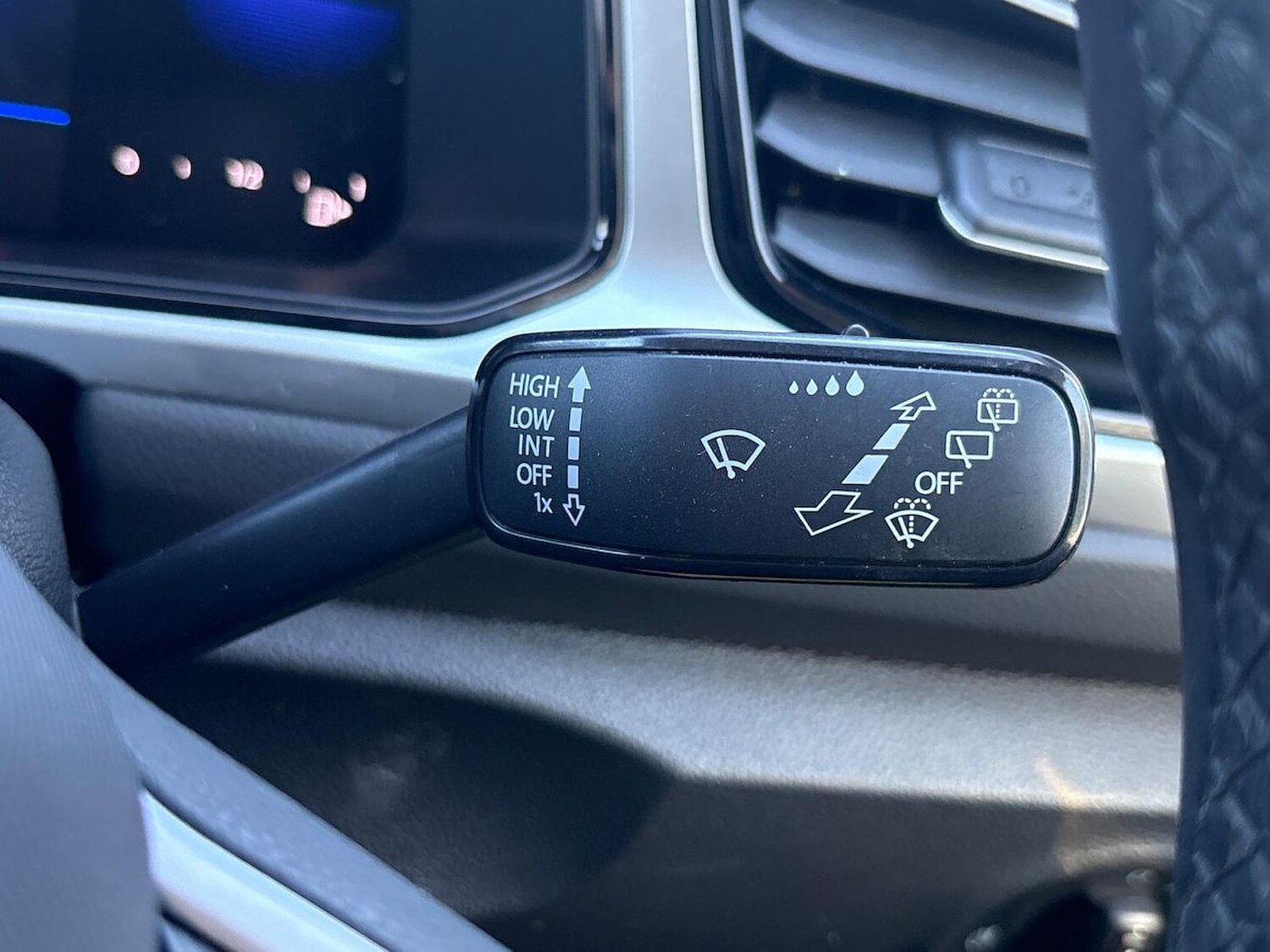 Used Volkswagen T-Roc 2022 for sale - 78194365: Photo 25