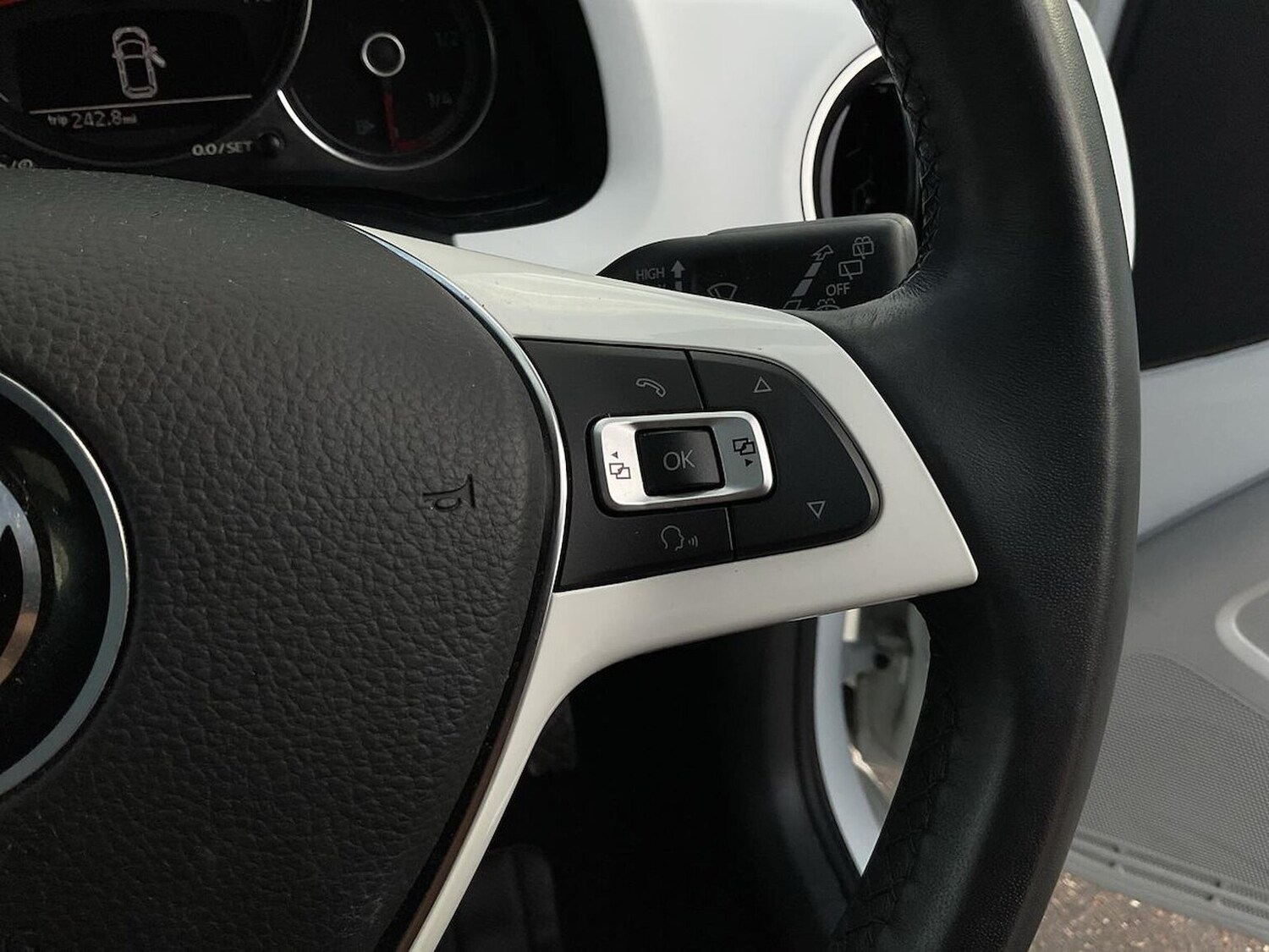 Used Volkswagen up! 2022 for sale - 76444697: Photo 21