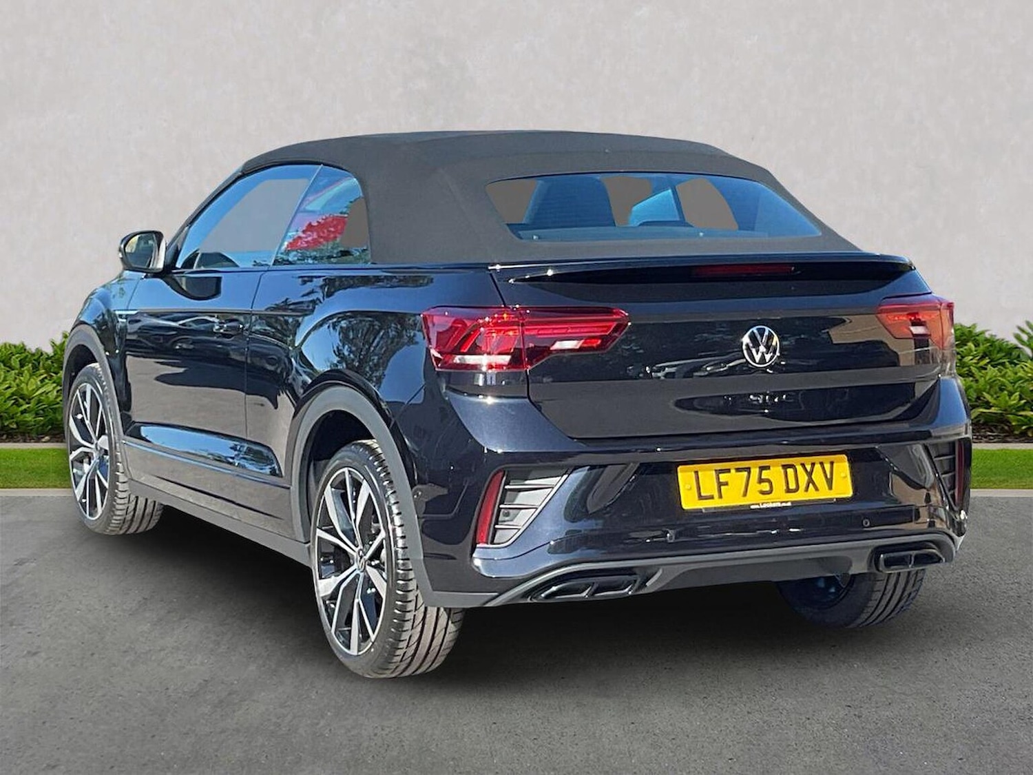 Used Volkswagen T-Roc 2025 for sale - 76193237: Photo 2