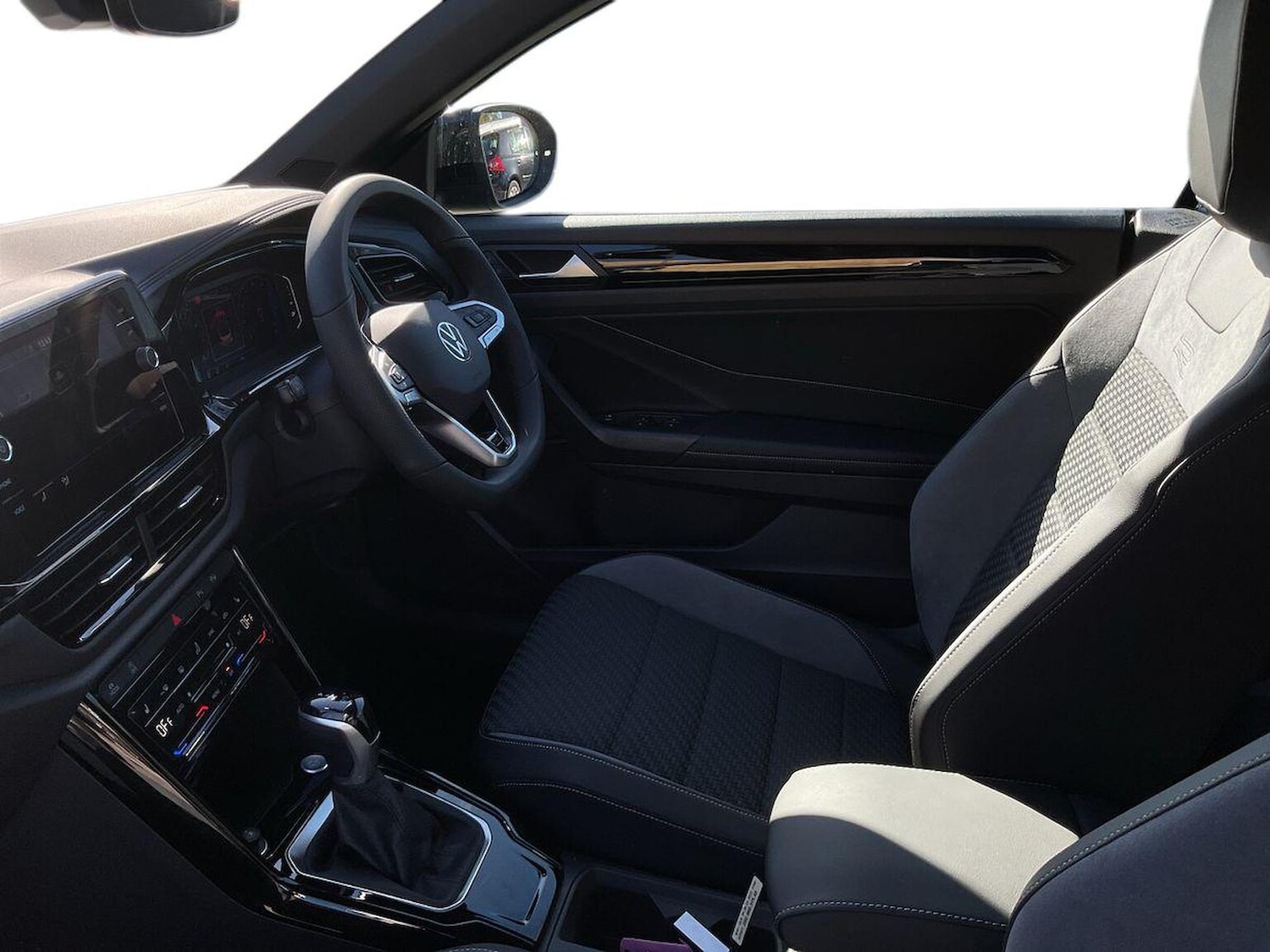 Used Volkswagen T-Roc 2025 for sale - 76193237: Photo 7