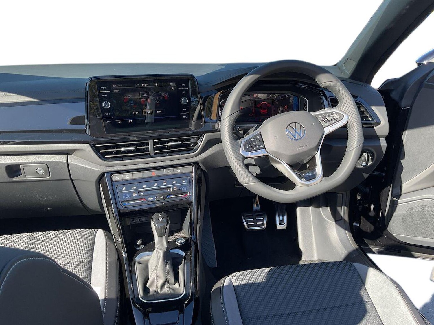 Used Volkswagen T-Roc 2025 for sale - 76193237: Photo 8