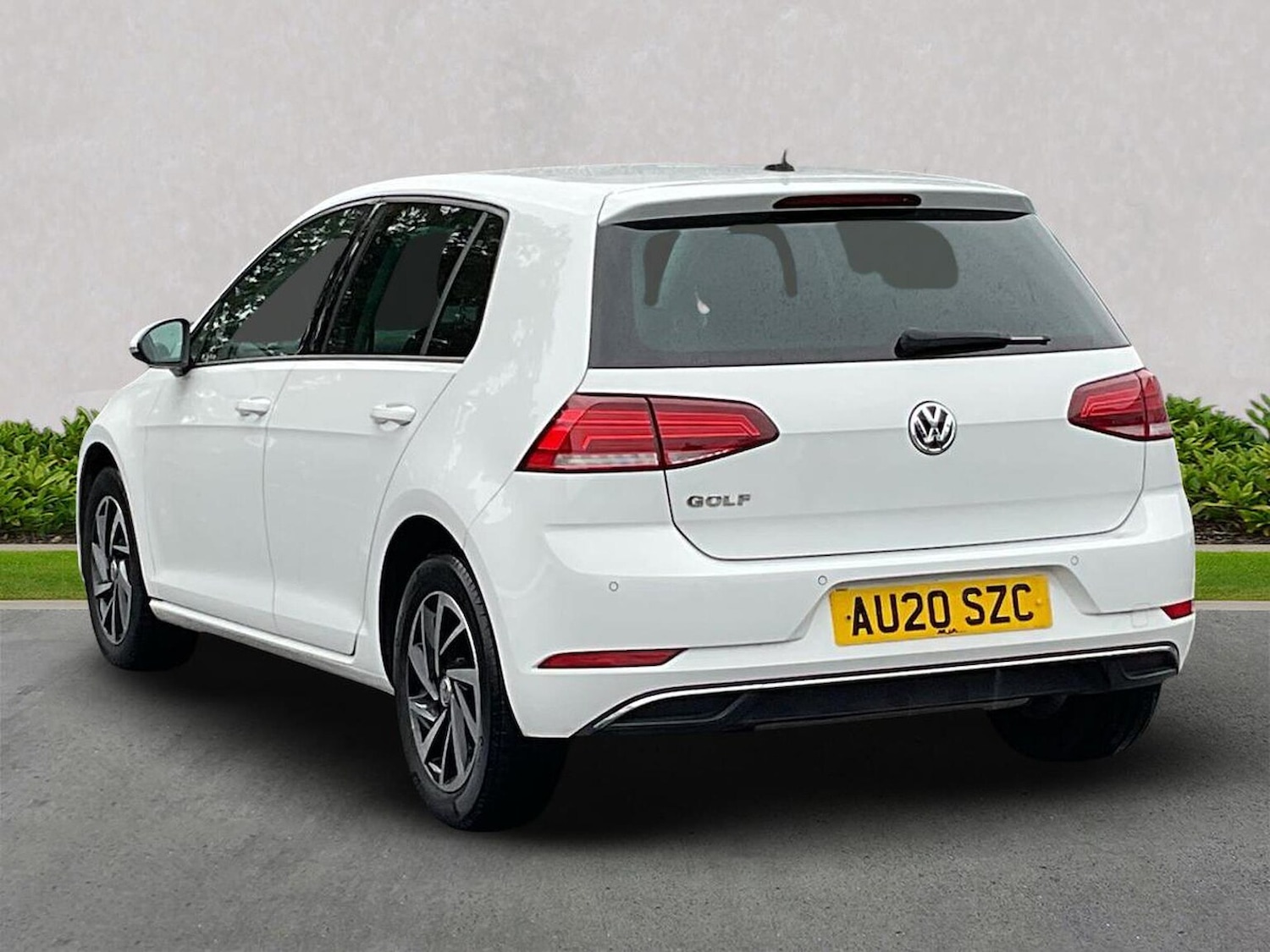 Used Volkswagen Golf 2020 for sale - 76159542: Photo 2