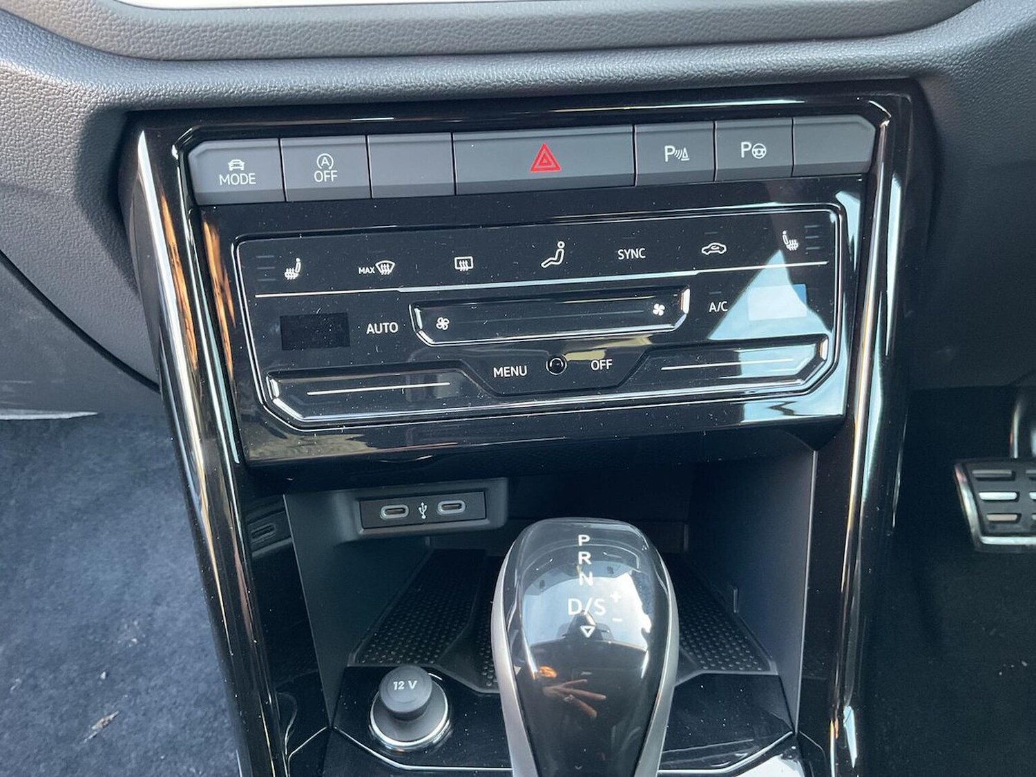 Used Volkswagen T-Roc 2025 for sale - 77528850: Photo 12