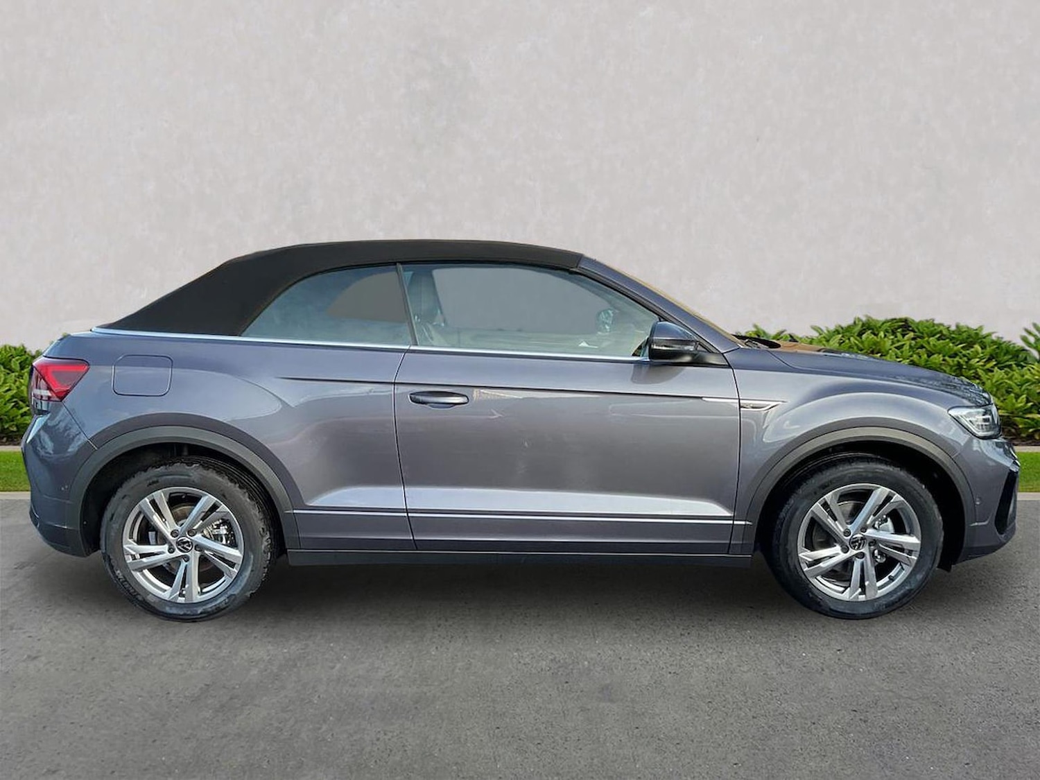Used Volkswagen T-Roc 2025 for sale - 77528850: Photo 3