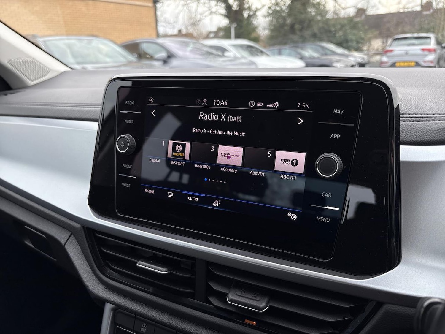 Used Volkswagen T-Roc 2023 for sale - 77688069: Photo 11