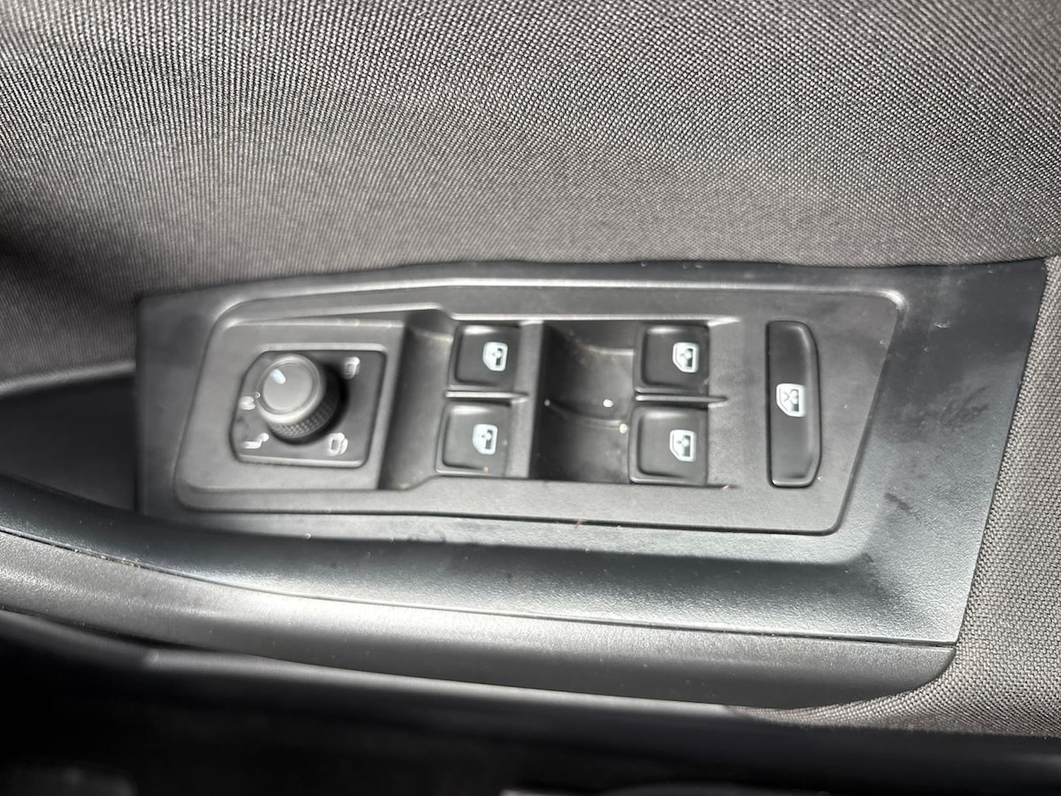 Used Volkswagen T-Roc 2023 for sale - 77688069: Photo 21