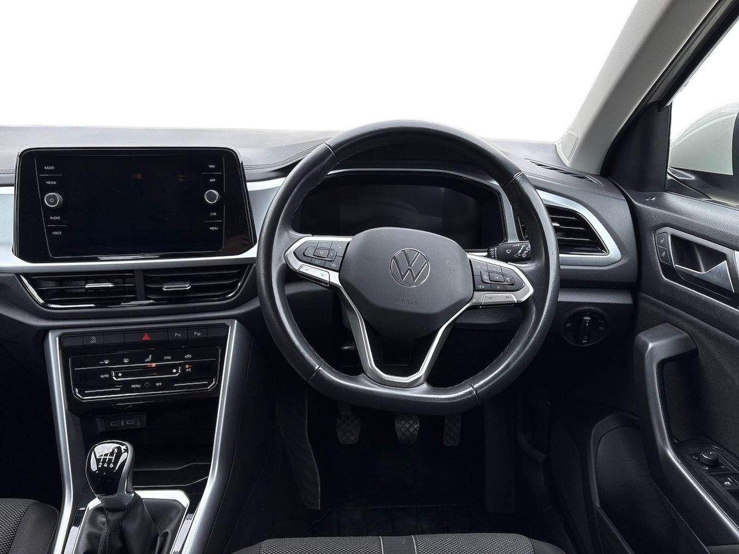 Used Volkswagen T-Roc 2023 for sale - 77688069: Photo 9