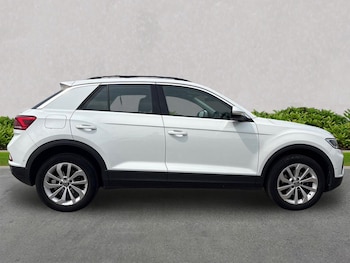 Used Volkswagen T-Roc 2023 for sale - 79262504: Photo
