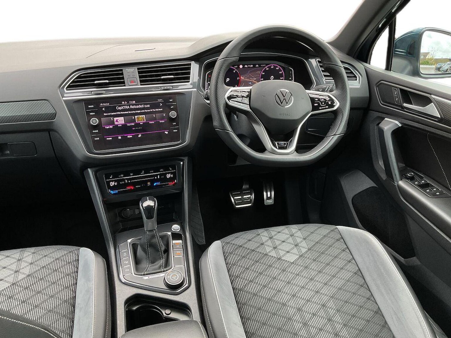 Used Volkswagen Tiguan 2022 for sale - 76455296: Photo 8