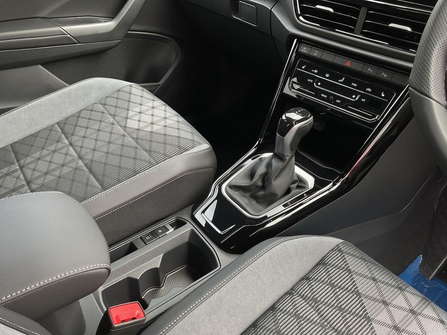 Used Volkswagen T-Roc 2025 for sale - 77487619: Photo 13