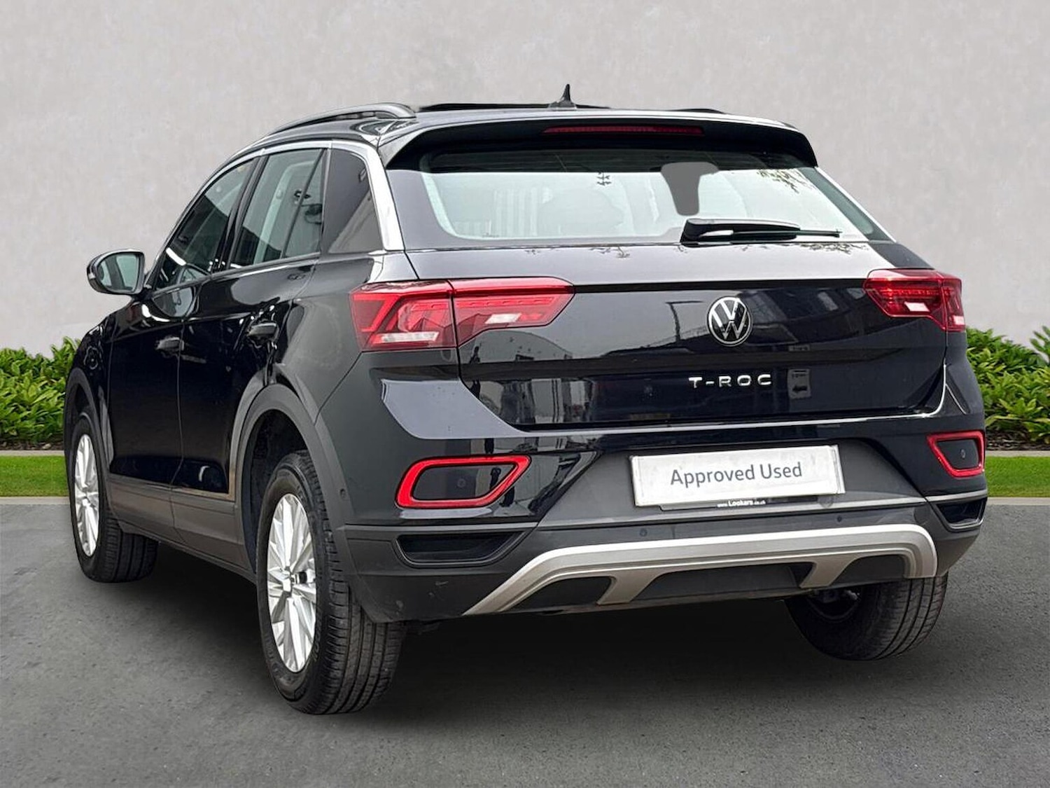 Used Volkswagen T-Roc 2023 for sale - 78194479: Photo 2