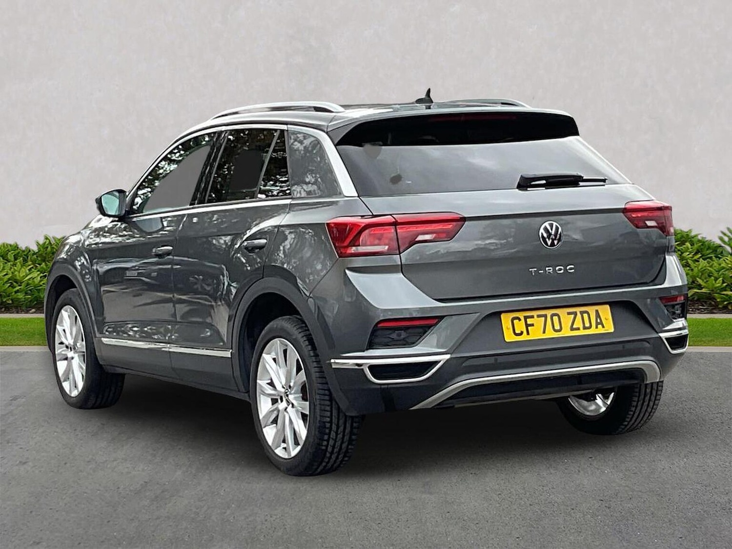 Used Volkswagen T-Roc 2020 for sale - 76455304: Photo 2