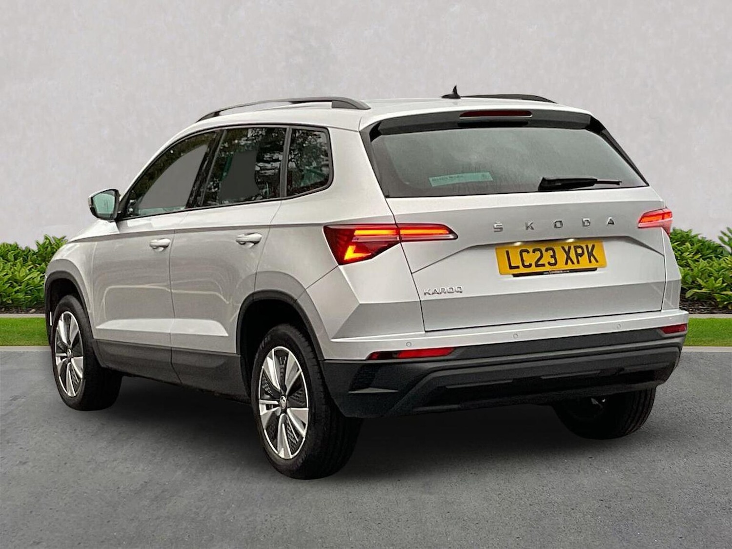 Used Skoda Karoq 2023 for sale - 76497322: Photo 2