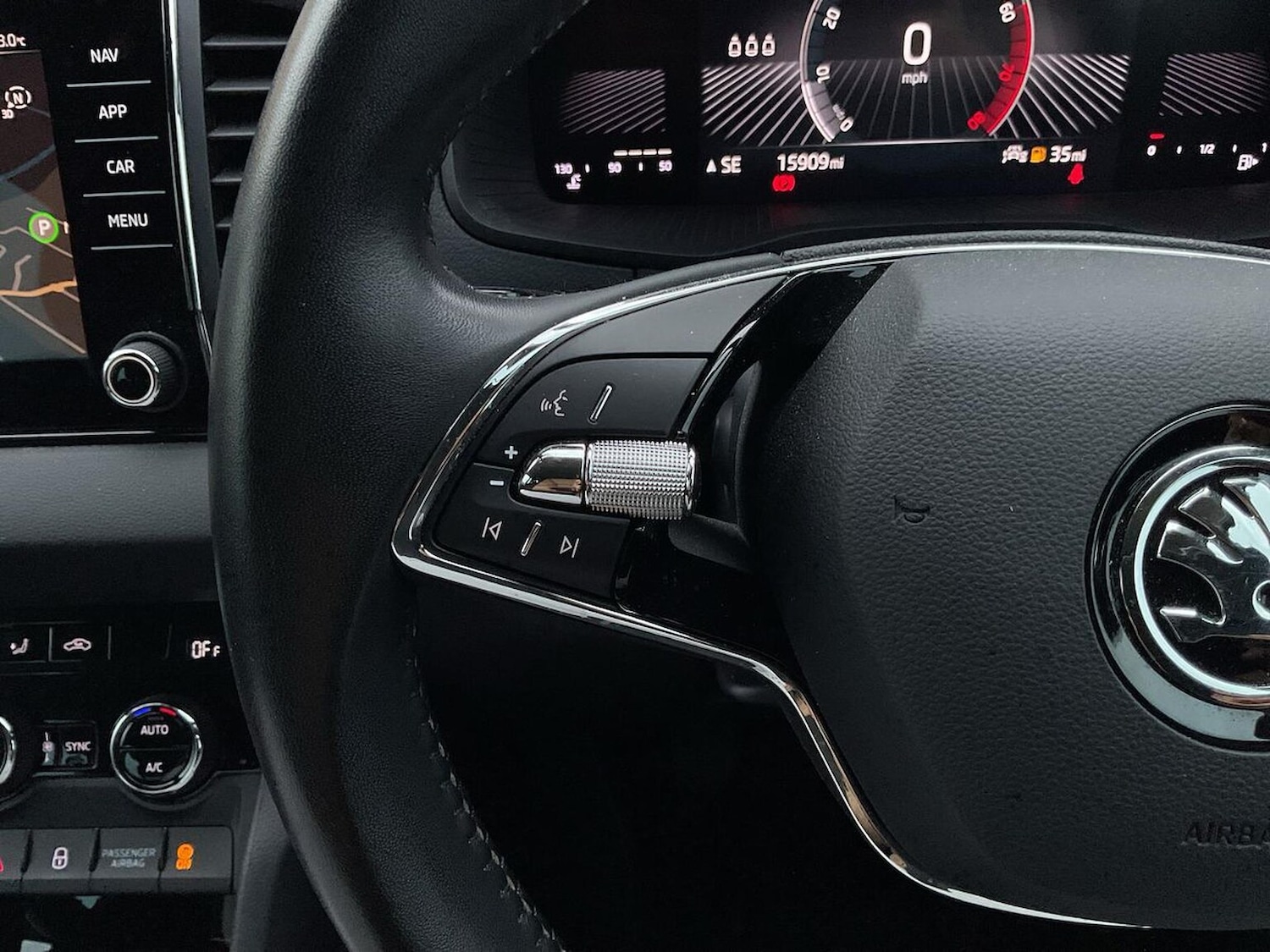 Used Skoda Karoq 2023 for sale - 76497322: Photo 23