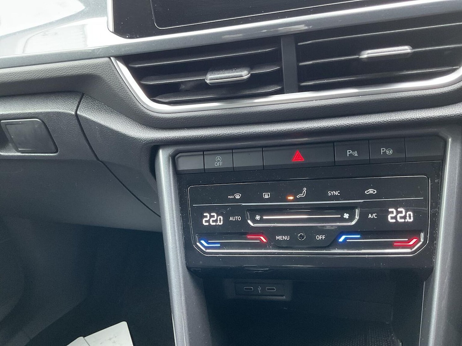 Used Volkswagen T-Roc 2022 for sale - 77688064: Photo 12