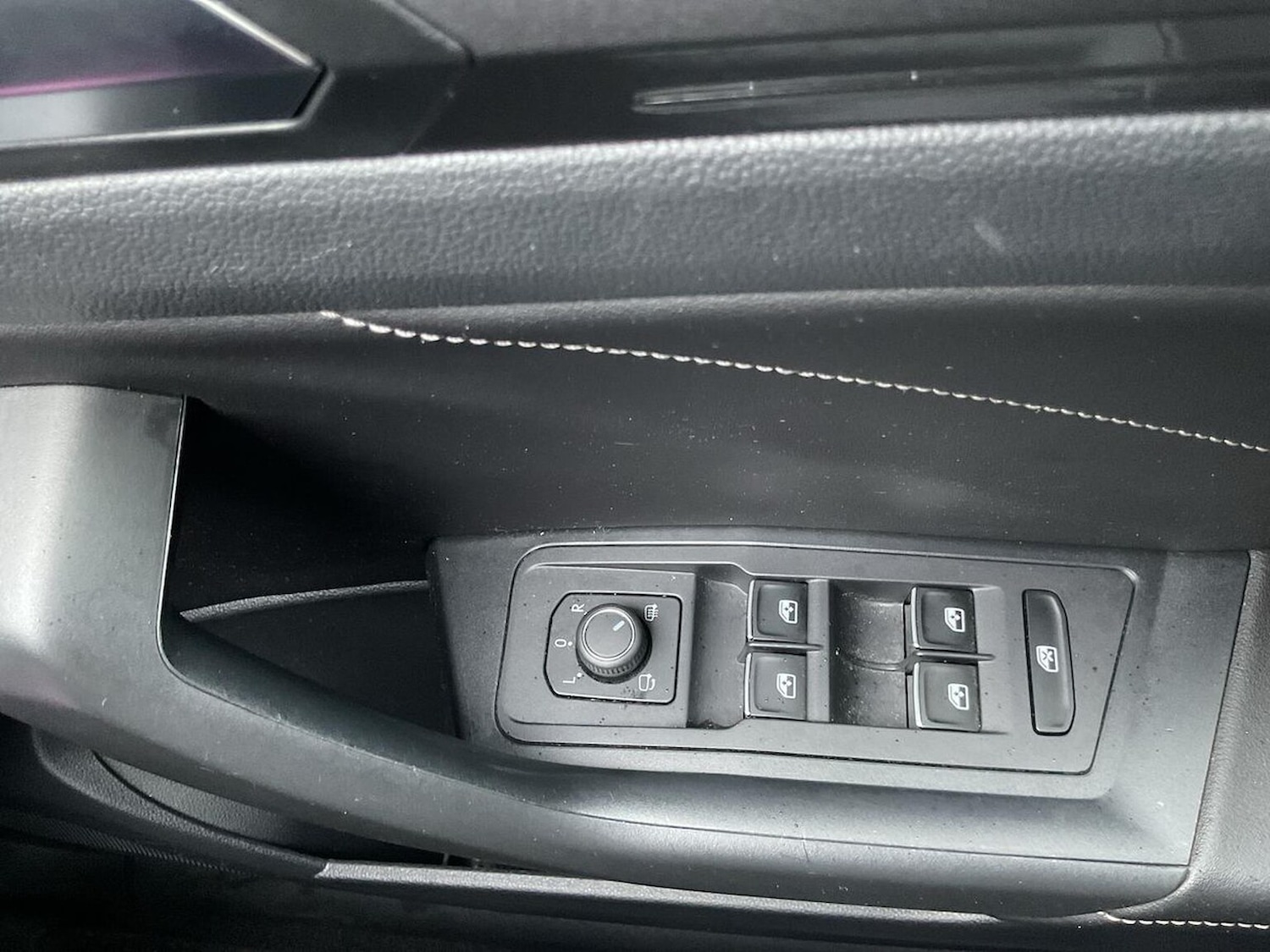 Used Volkswagen T-Roc 2022 for sale - 77688064: Photo 21