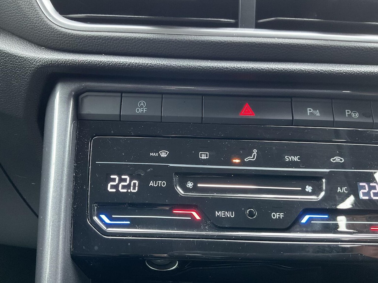 Used Volkswagen T-Roc 2022 for sale - 77688064: Photo 22