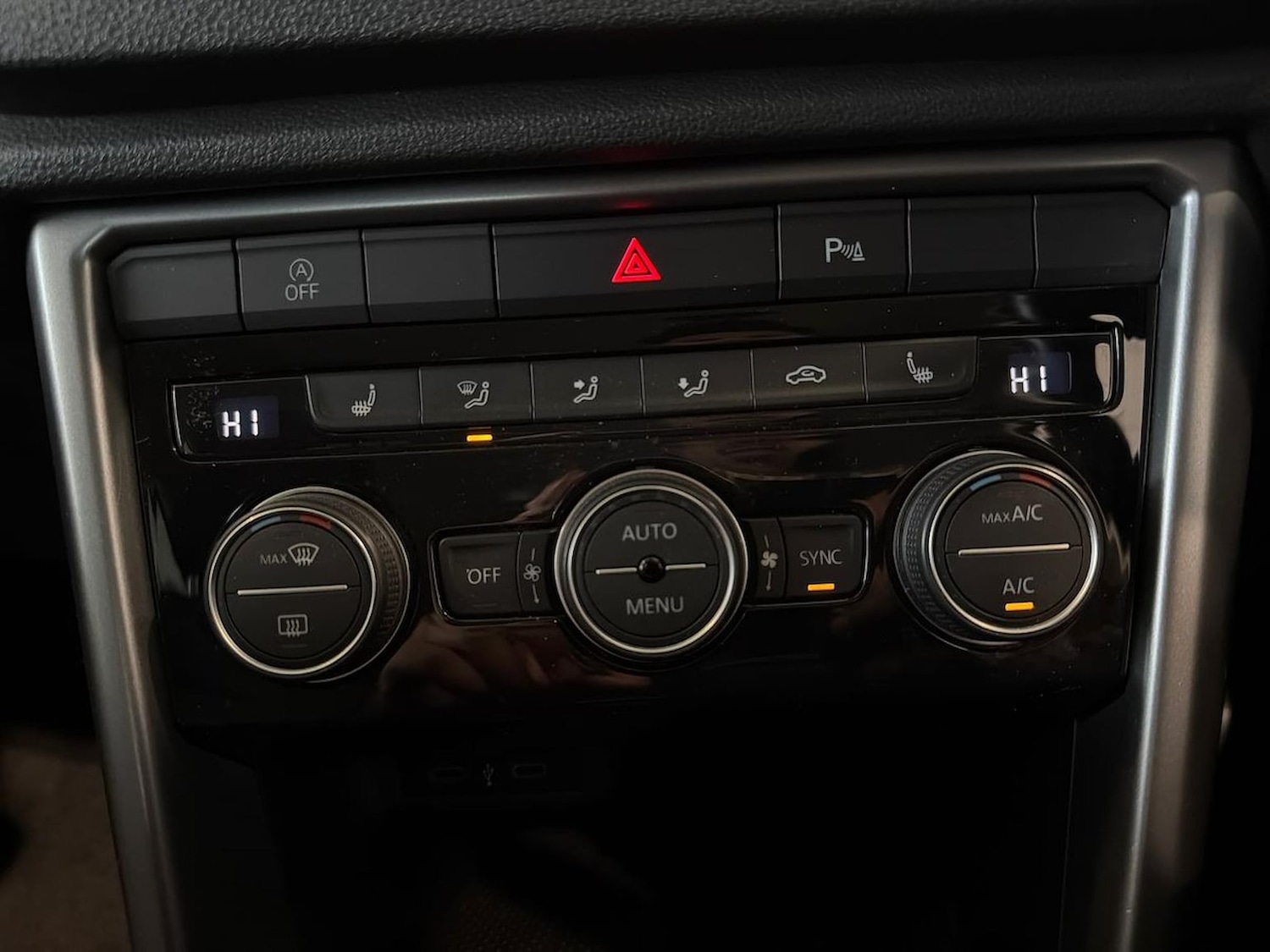 Used Volkswagen T-Roc 2021 for sale - 77688087: Photo 12