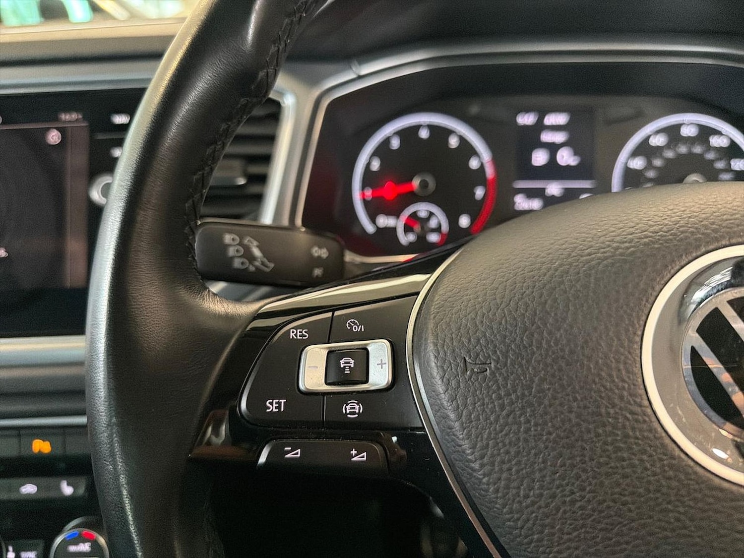 Used Volkswagen T-Roc 2021 for sale - 77688087: Photo 27