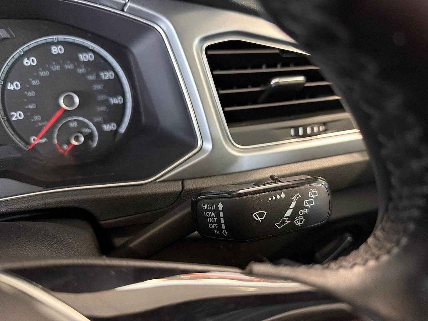 Used Volkswagen T-Roc 2021 for sale - 77688087: Photo 28