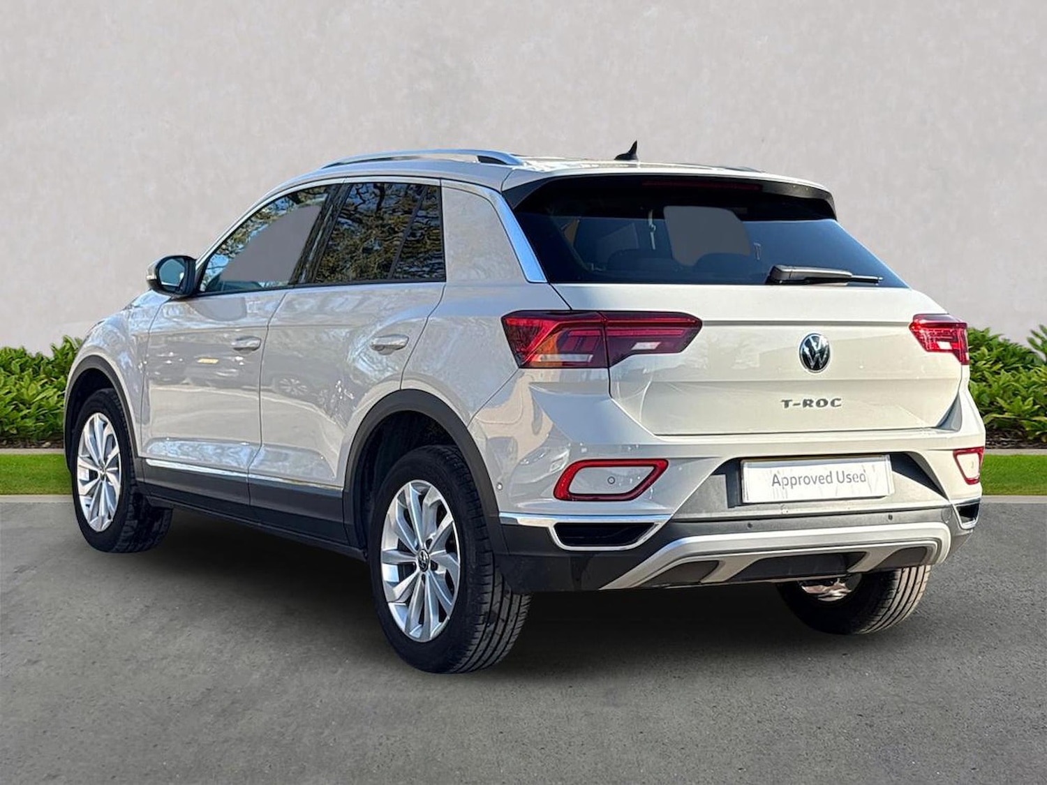 Used Volkswagen T-Roc 2023 for sale - 78194397: Photo 2