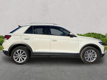 Used Volkswagen T-Roc 2023 for sale - 78194397: Photo