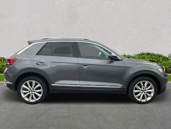 Used Volkswagen T-Roc 2021 for sale - 75621395: Photo