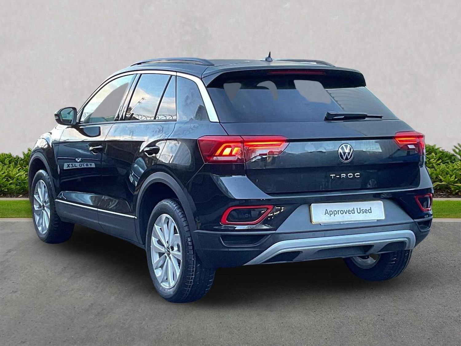 Used Volkswagen T-Roc 2025 for sale - 77555288: Photo 2