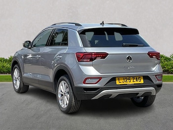 Used Volkswagen T-Roc 2025 for sale - 75505120: Photo