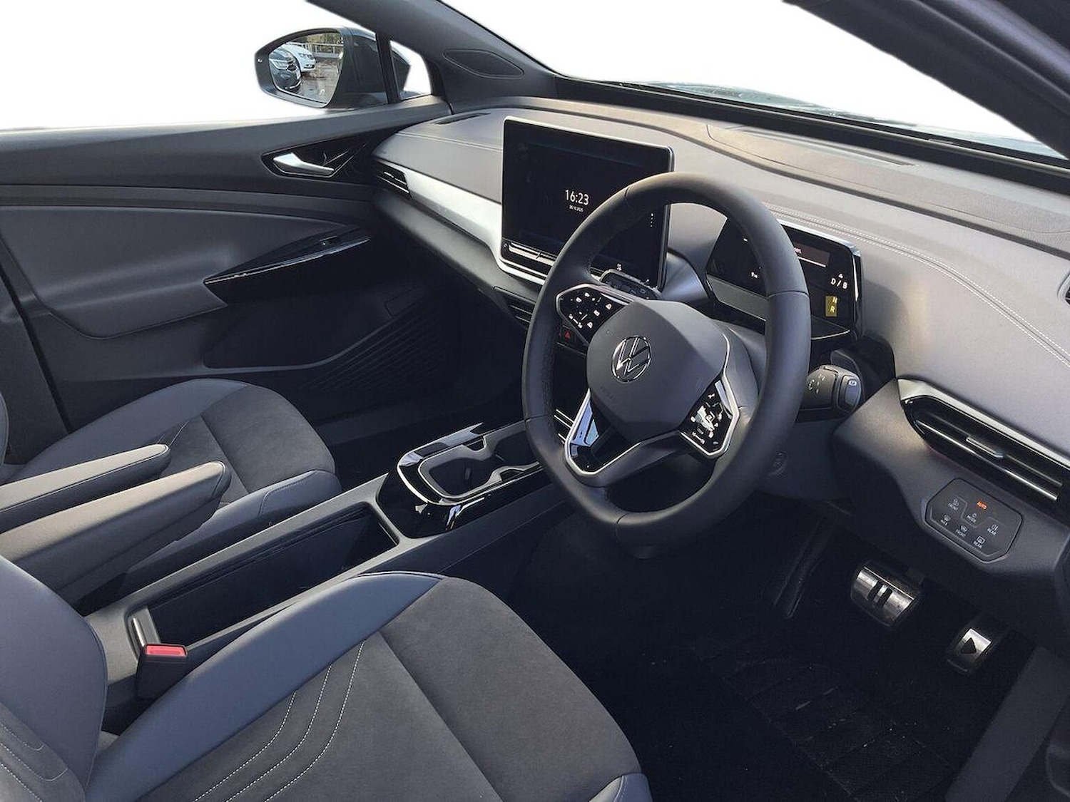 Used Volkswagen ID.4 2025 for sale - 76347031: Photo 15