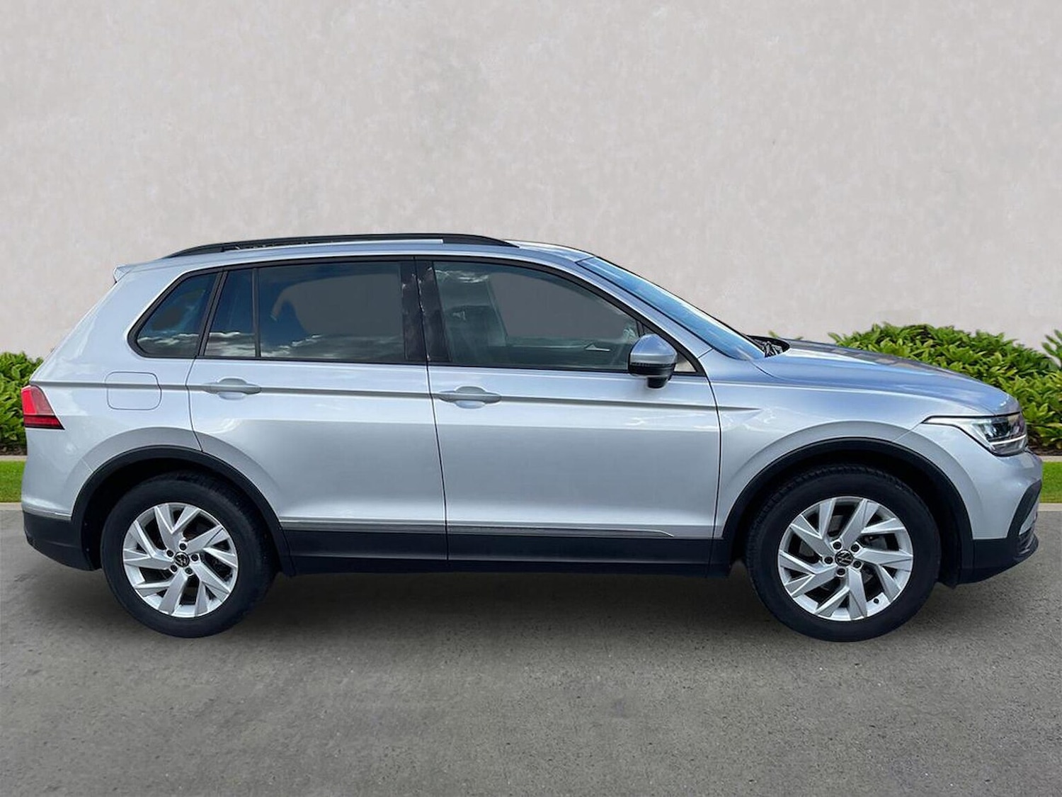 Used Volkswagen Tiguan 2021 for sale - 76313884: Photo 3