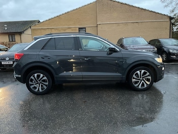 Used Volkswagen T-Roc 2021 for sale - 76763427: Photo