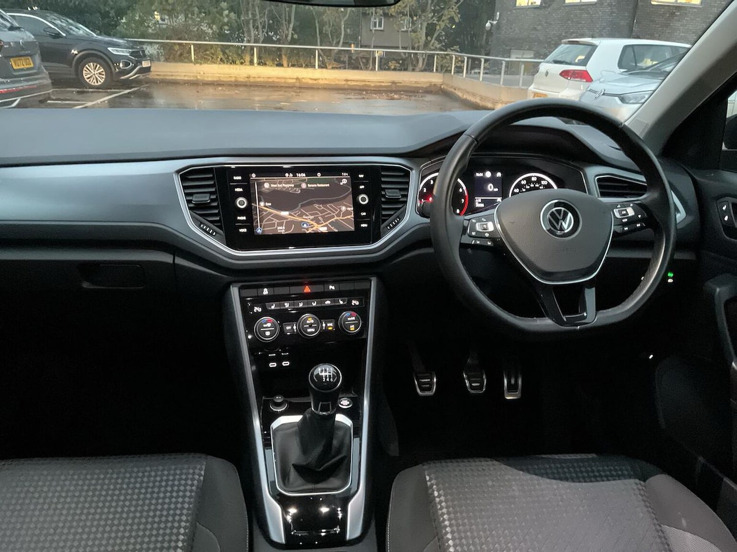 Used Volkswagen T-Roc 2021 for sale - 76763427: Photo 8