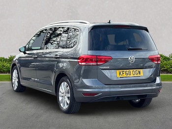 Used Volkswagen Touran 2019 for sale - 77896280: Photo