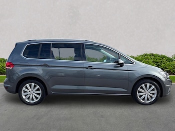Used Volkswagen Touran 2019 for sale - 77896280: Photo
