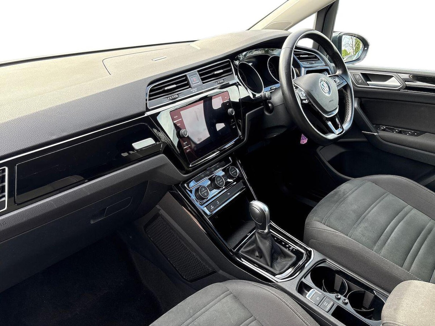 Used Volkswagen Touran 2019 for sale - 77896280: Photo 7