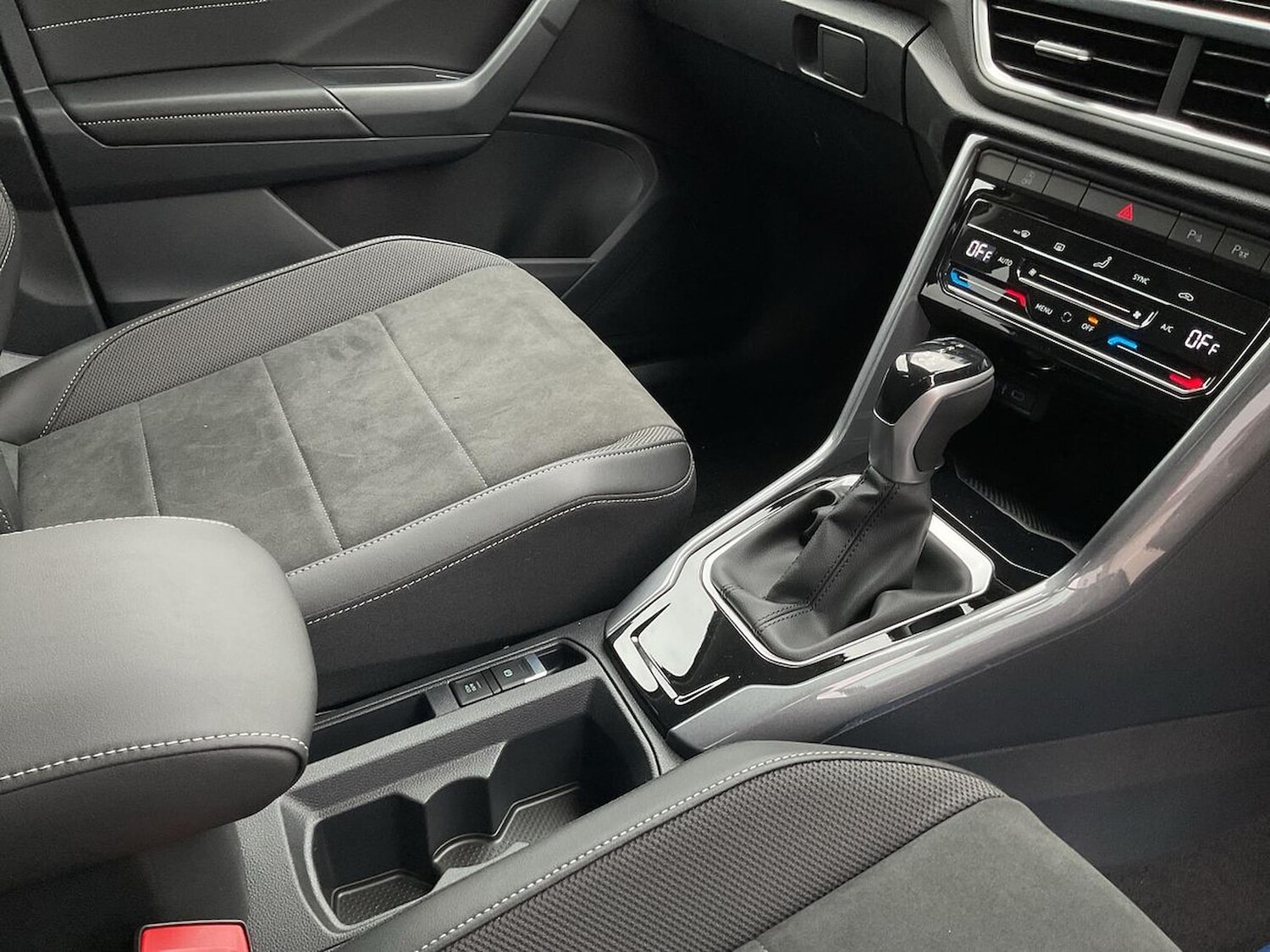 Used Volkswagen T-Roc 2025 for sale - 76128989: Photo 13
