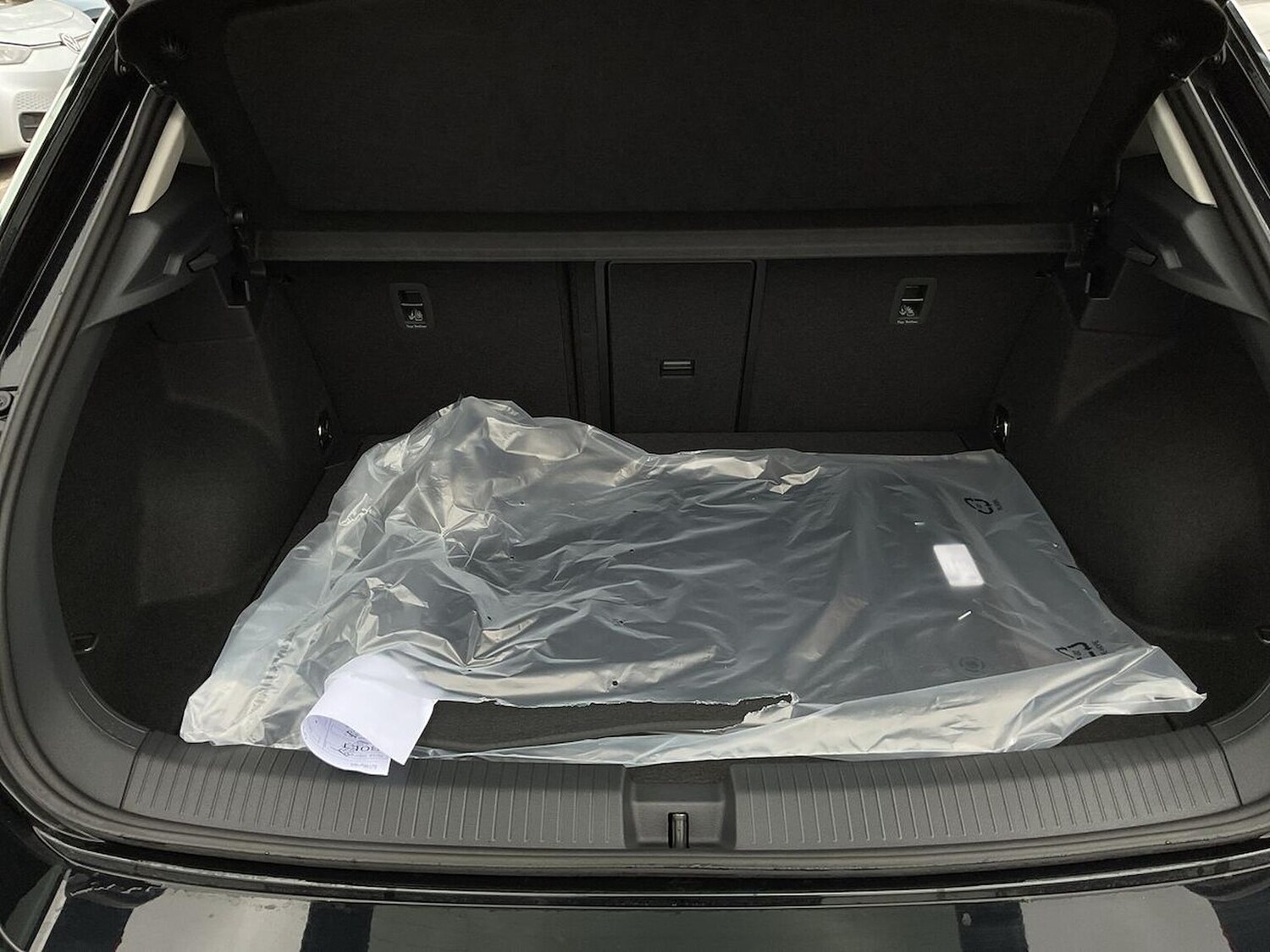 Used Volkswagen T-Roc 2025 for sale - 76128989: Photo 17