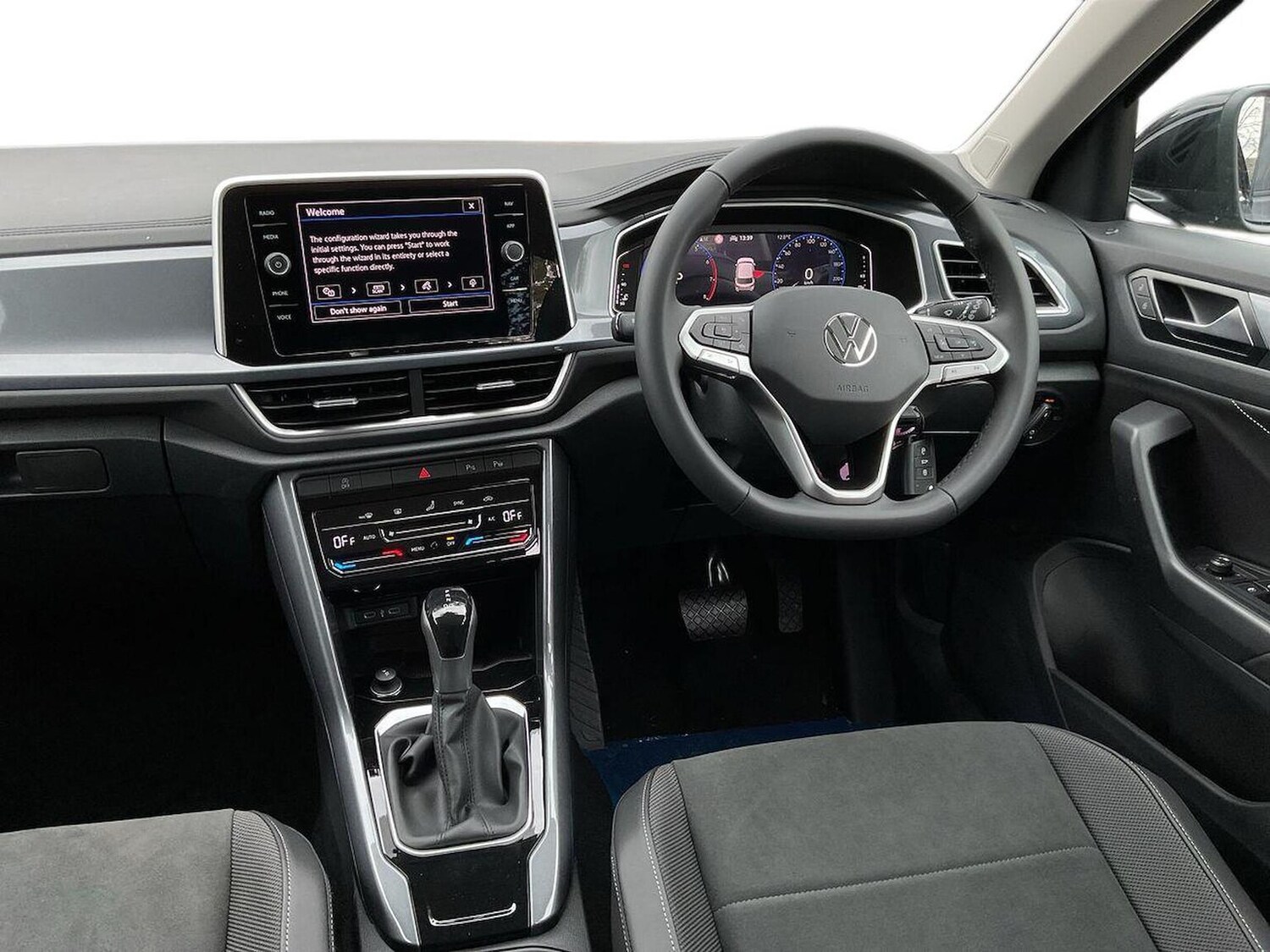 Used Volkswagen T-Roc 2025 for sale - 76128989: Photo 8